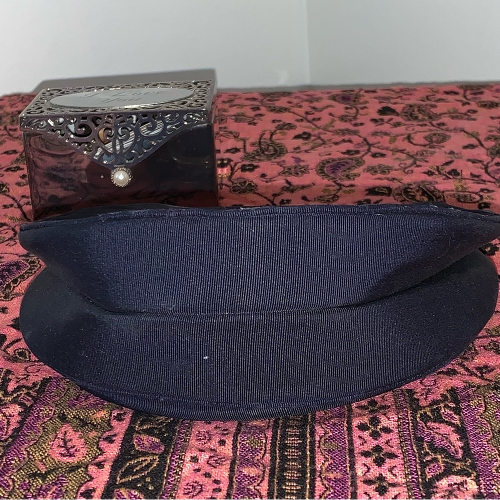 Vintage Elegant Handbag in Midnight Blue - Picture 6 of 15